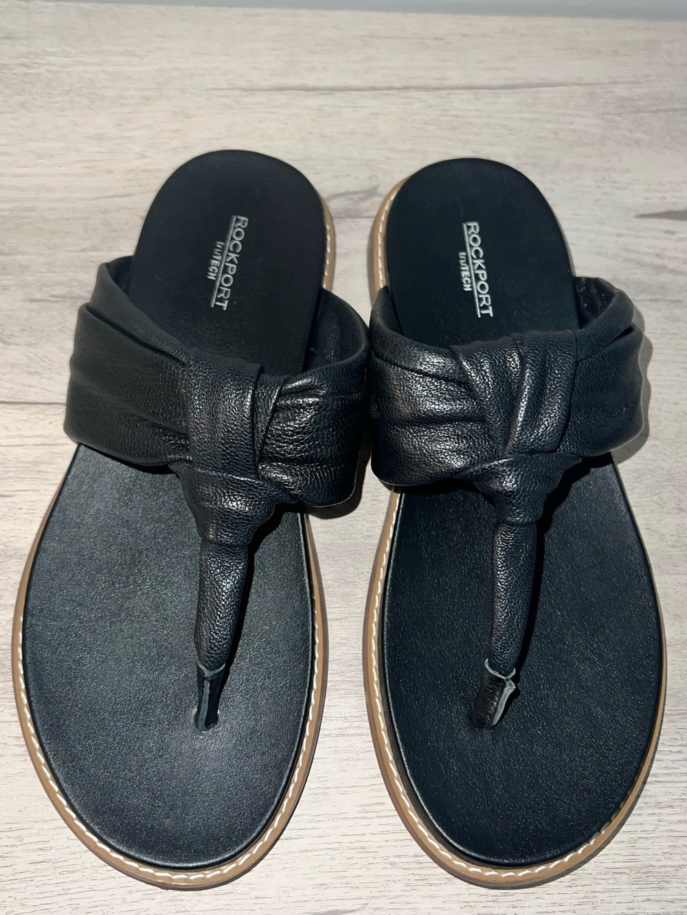 Rockport Women's Black Leather Osarra Open Toe Thong Casual Flat Sandals